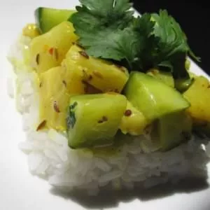 simple à préparer Poêlée de concombre à l'ananas sur riz thaï cuisiner la recette