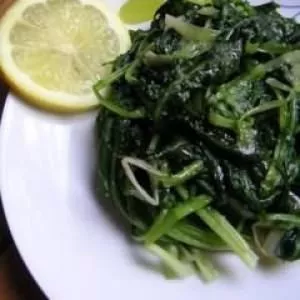 simple à cuisiner Salade de pissenlits préparer la recette