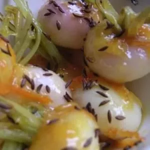 facile Navets confits à l'orange et graines de carvi roties cuisine végétarienne