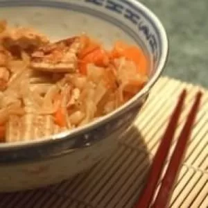 simple à cuisiner Nouilles de riz sautées au tofu mariné et gingembre recette végétarienne
