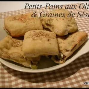 rapide à cuisiner Petits-Pains aux Olives & Graines de Sésame cuisiner la recette