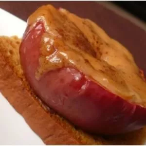 simple à préparer Pommes rôties et son puits de caramel recette