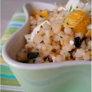 simple à préparer Salade d'orge et de clémentines à la feta cuisine végétarienne
