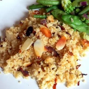 facile à cuisiner Semoule citronnée aux amandes grillées cuisine végétarienne