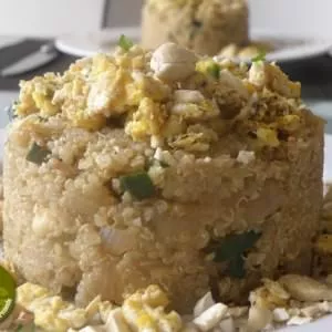 simple à cuisiner  Quinoa cajou-miso et oeufs brouillés recette végétarienne