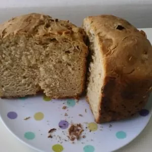 simple à cuisiner Pain sucré aux fruits secs et à la cerise recette végétarienne