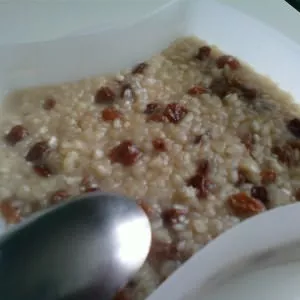 facile Riz au lait d'amandes et aux raisins secs ( végétalien -... recette de