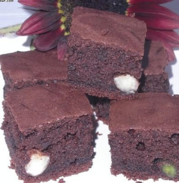 Brownie aux pistaches & aux noix