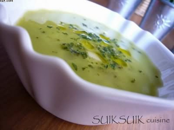 Soupe de petits pois citron-menthe douce