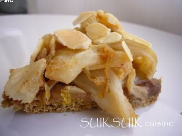 Tarte aux endives et aux amandes