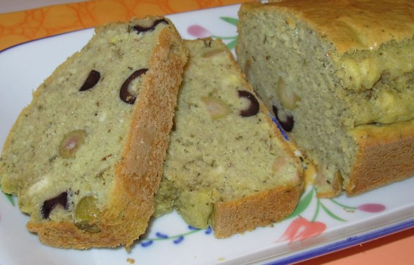 Cake au thé matcha et aux olives