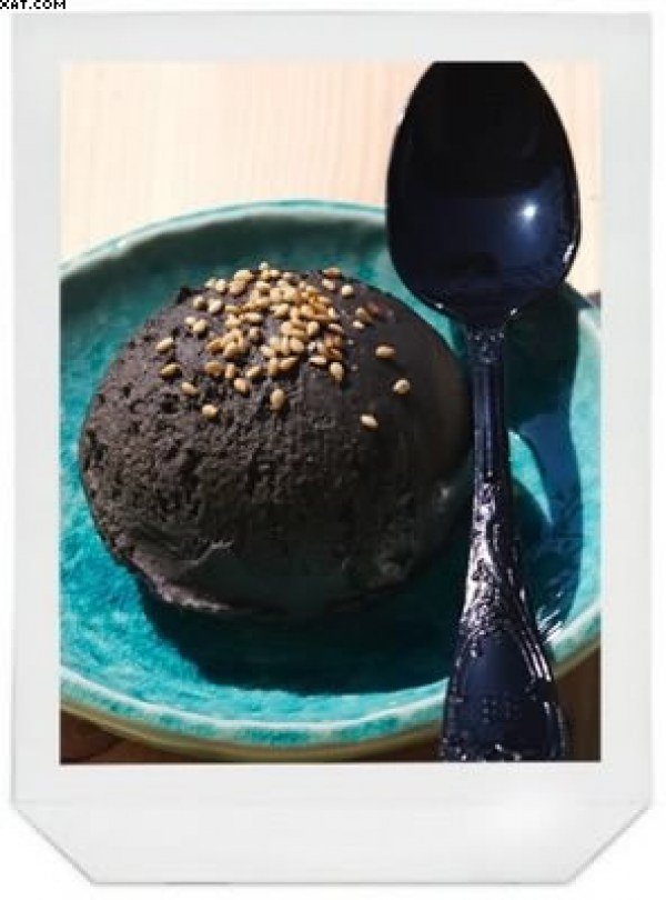 Glace au Sésame noir